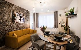 Moonlight Premium Central Apartment